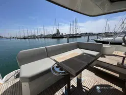 Prestige Yachts  520 Fly