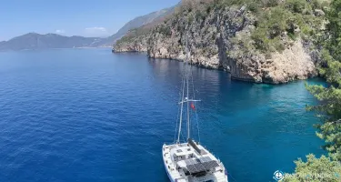 Lagoon  42