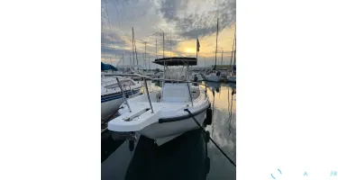 Boston Whaler  26 Outrage