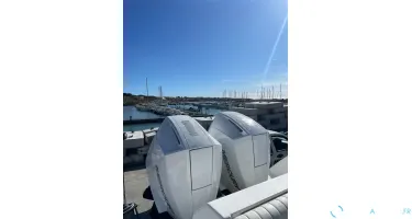 Boston Whaler  26 Outrage