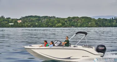 Bayliner Element M19