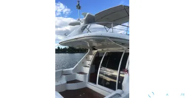 Sealine  360