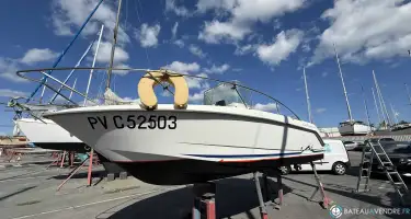 B2 Marine Cap Ferret 652 Open