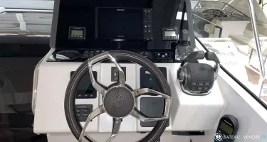 Sealine  S335