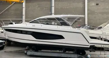 Sealine  S335