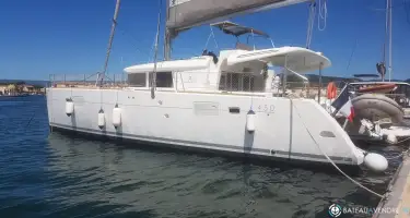 Lagoon  450 F