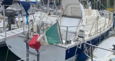 Ferretti Altura 42