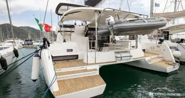 Lagoon  42