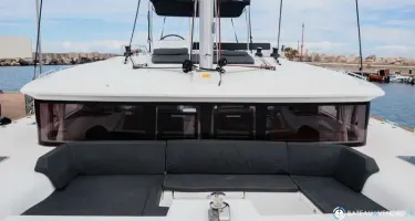 Lagoon  450 F