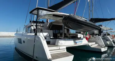 Lagoon  42