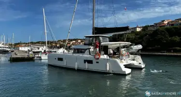 Lagoon  42
