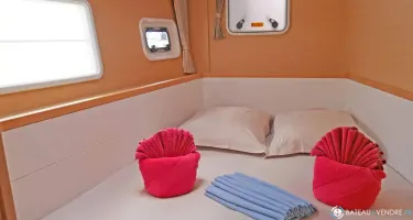 Lagoon  400 S2