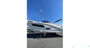 Quicksilver Activ 875 Sundeck
