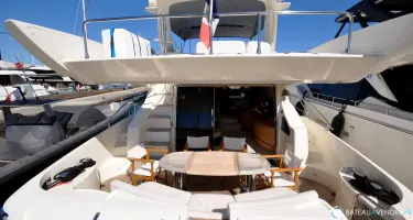 Azimut  62