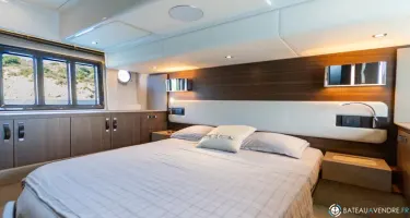 Azimut  50 Fly