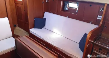 Hallberg Rassy  352