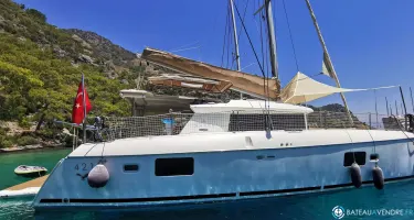 Lagoon  421
