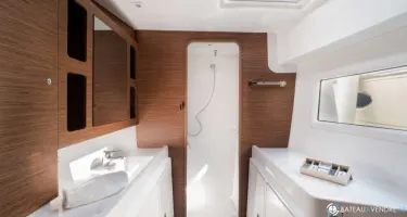 Lagoon  42