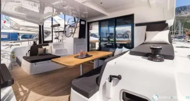 Lagoon  42