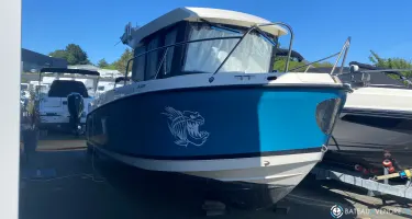Quicksilver Activ 705 Pilothouse
