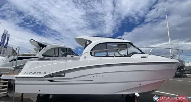 Beneteau Antares 8 OB V2