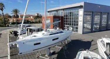 Beneteau Oceanis 37.1