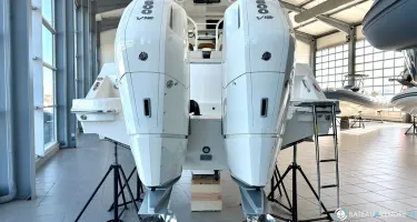 Boston Whaler  360 Outrage
