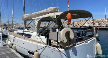 Dufour  390