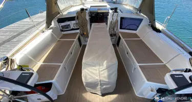 Dufour  390