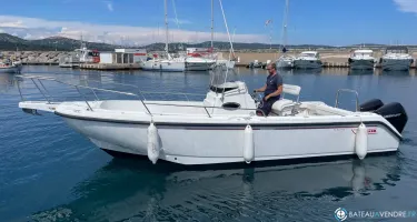 Boston Whaler  26 Outrage