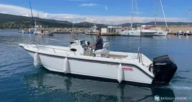 Boston Whaler  26 Outrage