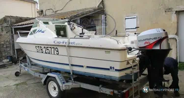 B2 Marine Cap Ferret 550