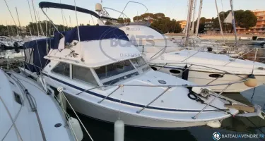 Bertram  28 Flybridge