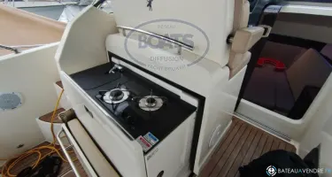 Quicksilver Activ 875 Sundeck