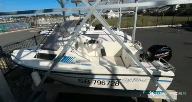 B2 Marine Cap Ferret 500 Cabin