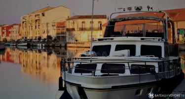 Bateau Logement vedette hollandaise 2 cabines doubles 8 couchages