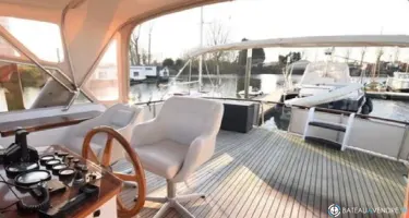 Bateau Logement vedette hollandaise 2 cabines doubles 8 couchages