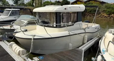 Quicksilver  605 Pilothouse