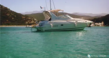 Cruisers Yachts  3075 Express