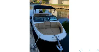 Sea Ray  230 SPX