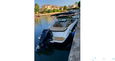 Sea Ray  230 SPX