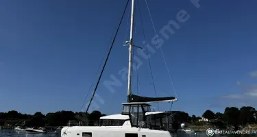 Lagoon  42