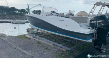 Quicksilver Activ 675 Sundeck