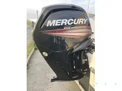 Quicksilver  555 Cabin