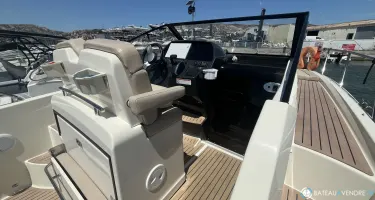 Quicksilver Activ 875 Sundeck