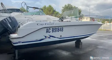 B2 Marine Cap Ferret 650