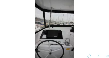 Lagoon  42