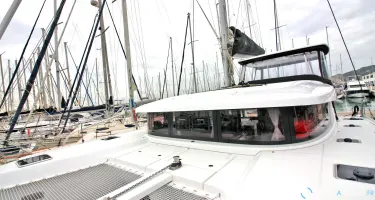 Lagoon  42