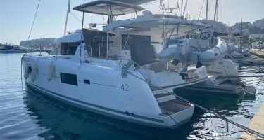 Lagoon  42
