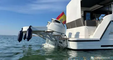 Sealine  C390v